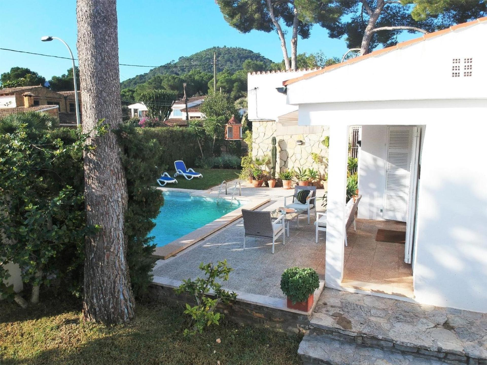 Mit Garten, Sonnenterrasse Sowie Ueberdachter Terrasse Und Pool In Strandnaehe Сasa de vacaciones