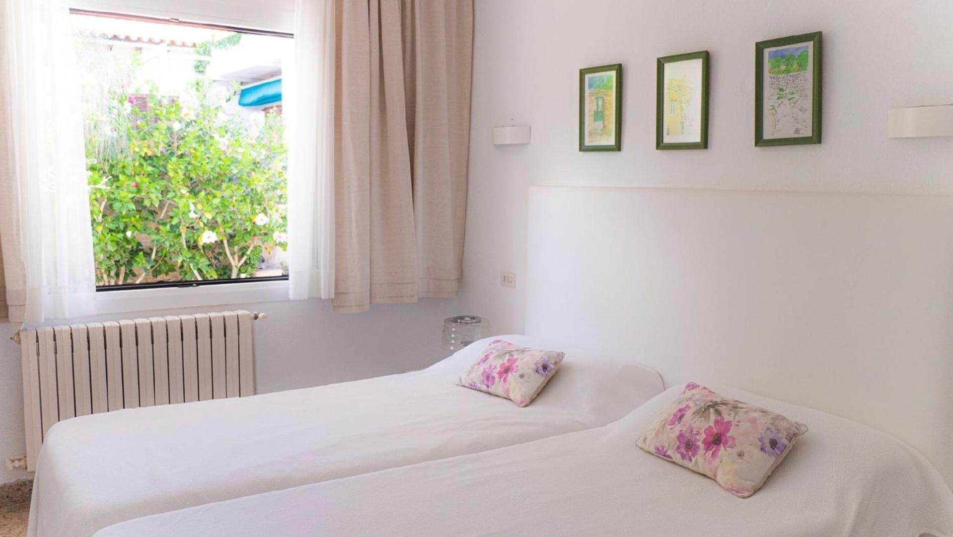 Mit Garten, Sonnenterrasse Sowie Ueberdachter Terrasse Und Pool In Strandnaehe Ferienhaus *